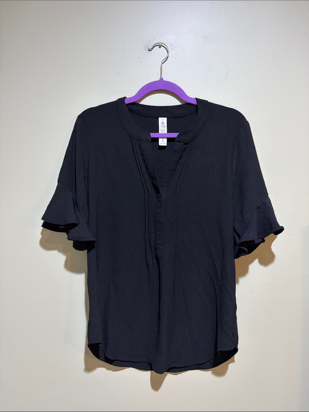 🔥 Black Flutter Sleeve Split-Neck Blouse